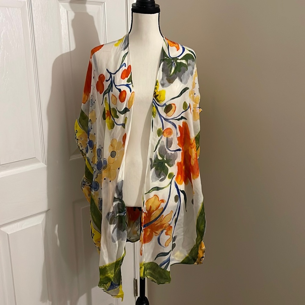 Woman’s floral Duster